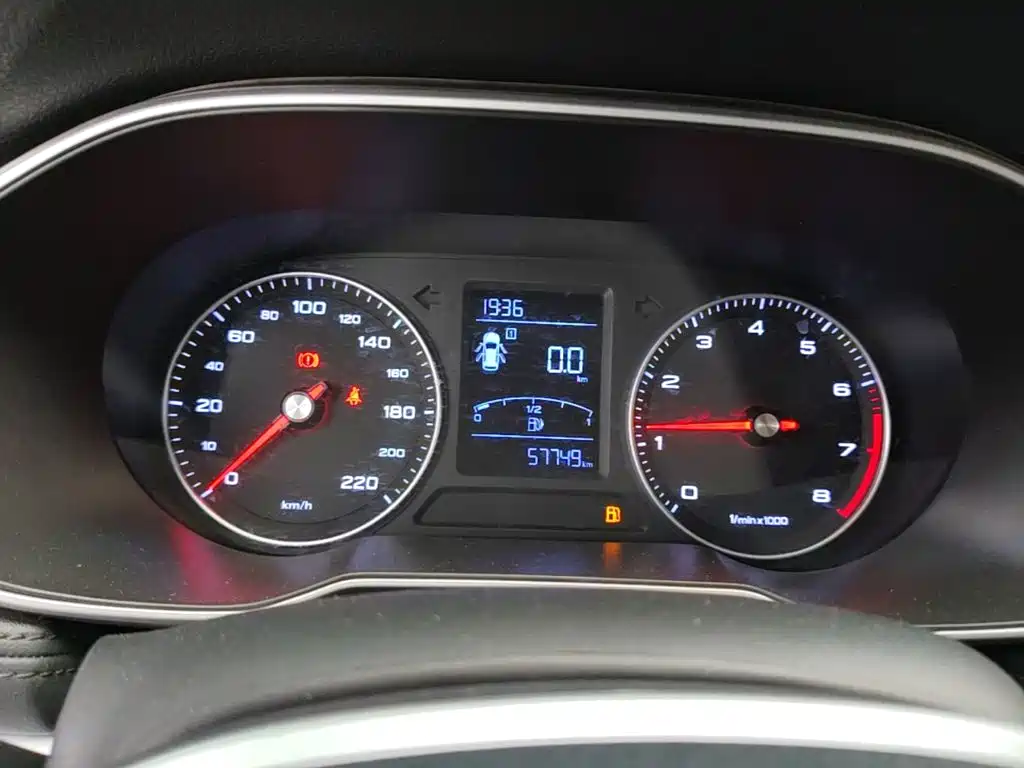 Фото 12 - Roewe RX3