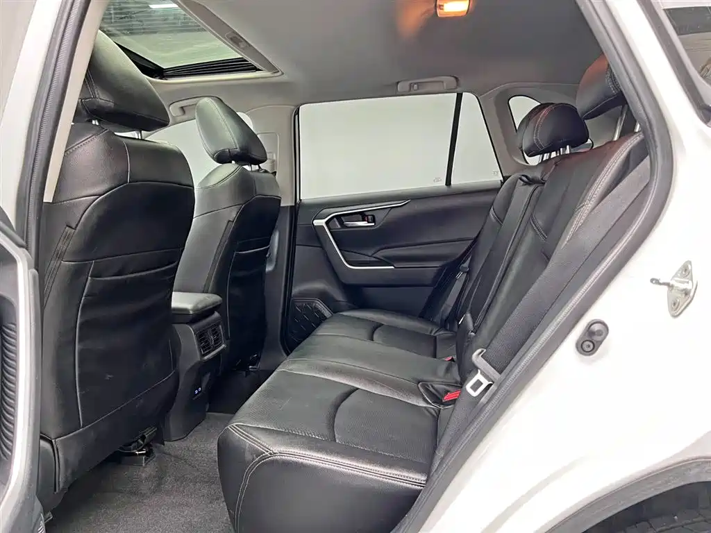Toyota RAV4 Rongfang 2021 2.0L CVT 2WD Trend фото 16