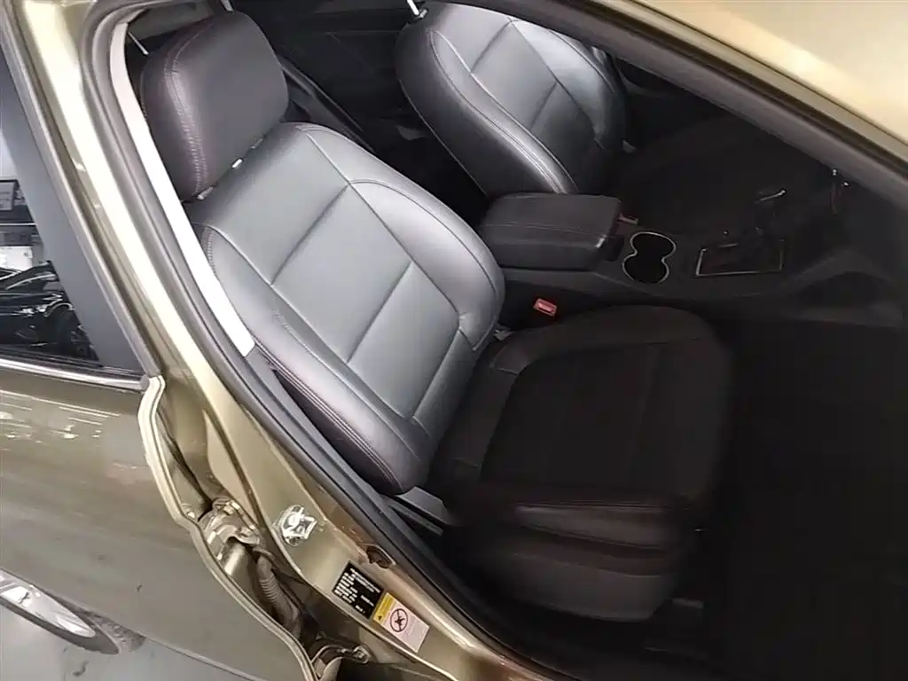 Changan CS75 2015 2014 1.8T Automatic Elite (China IV)