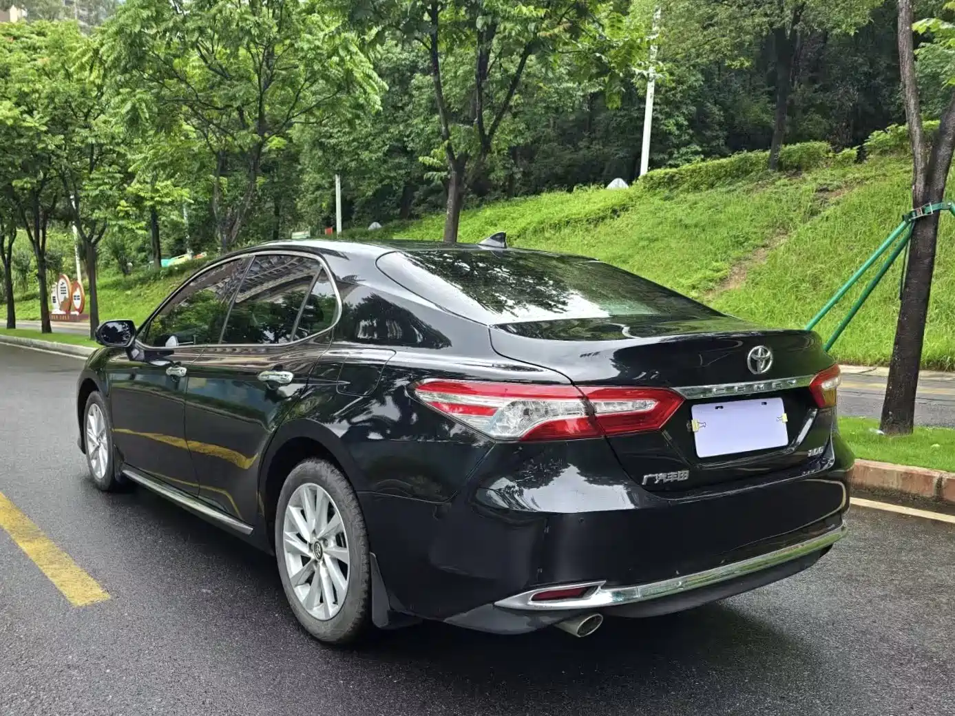 TOYOTA CAMRY