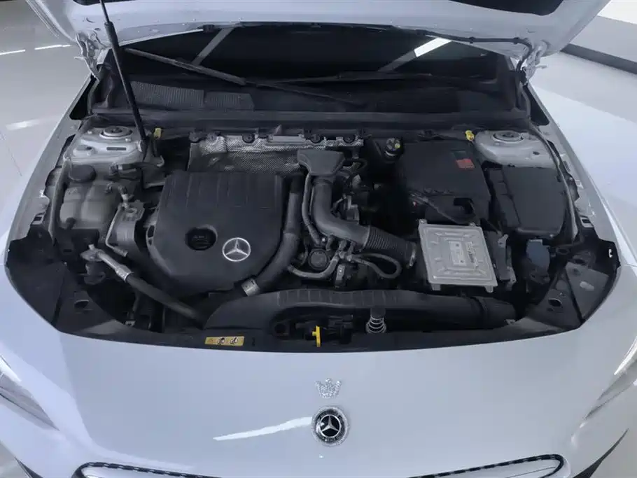 Mercedes-Benz CLA (Import) 2020 CLA 200 фото 10