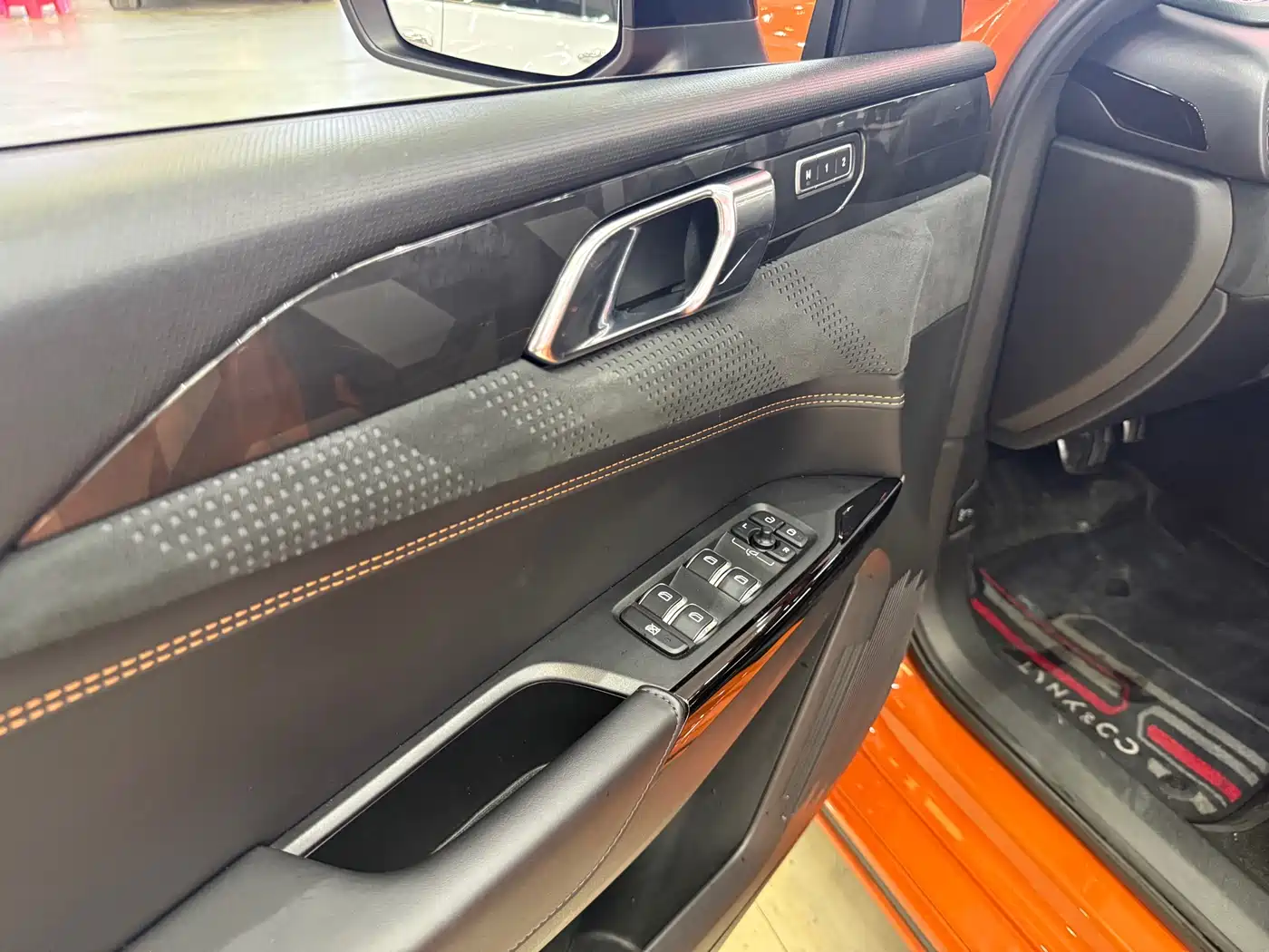 LYNK & CO. 02 HATCHBACK