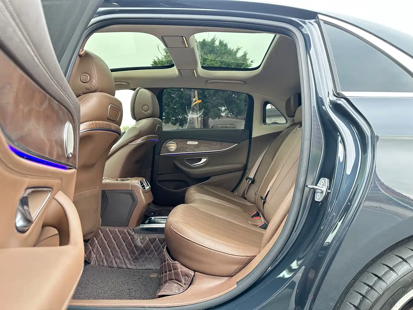 Mercedes-Benz E-Class 2016 E 300 L Luxury фото 8