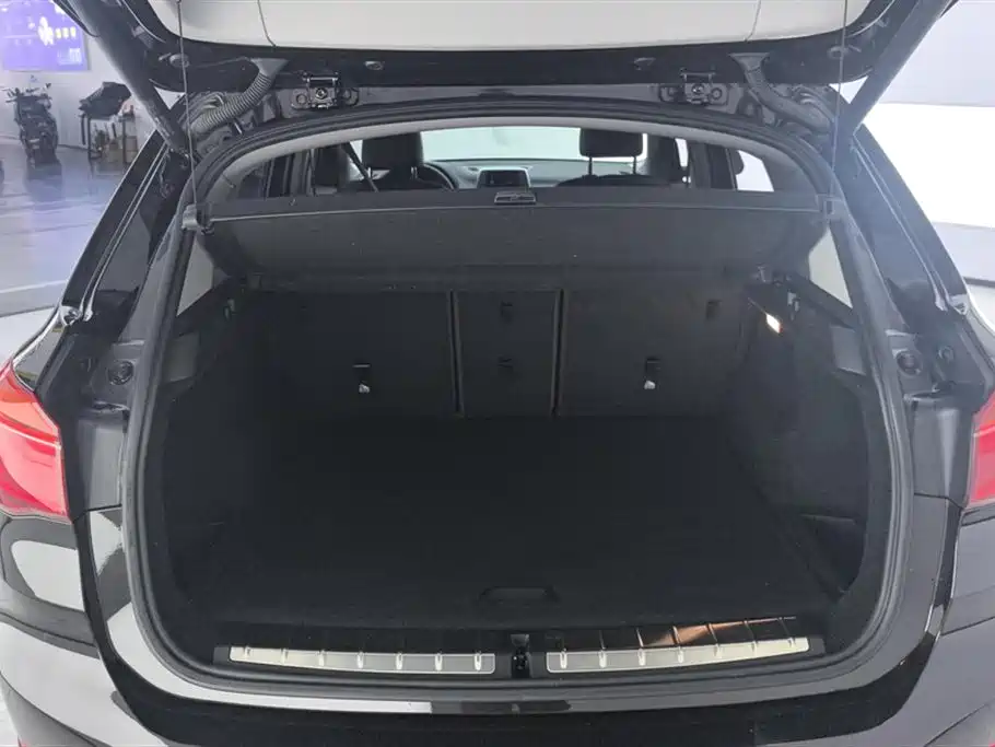 BMW X1 2019 sDrive18Li Premium Model фото 4