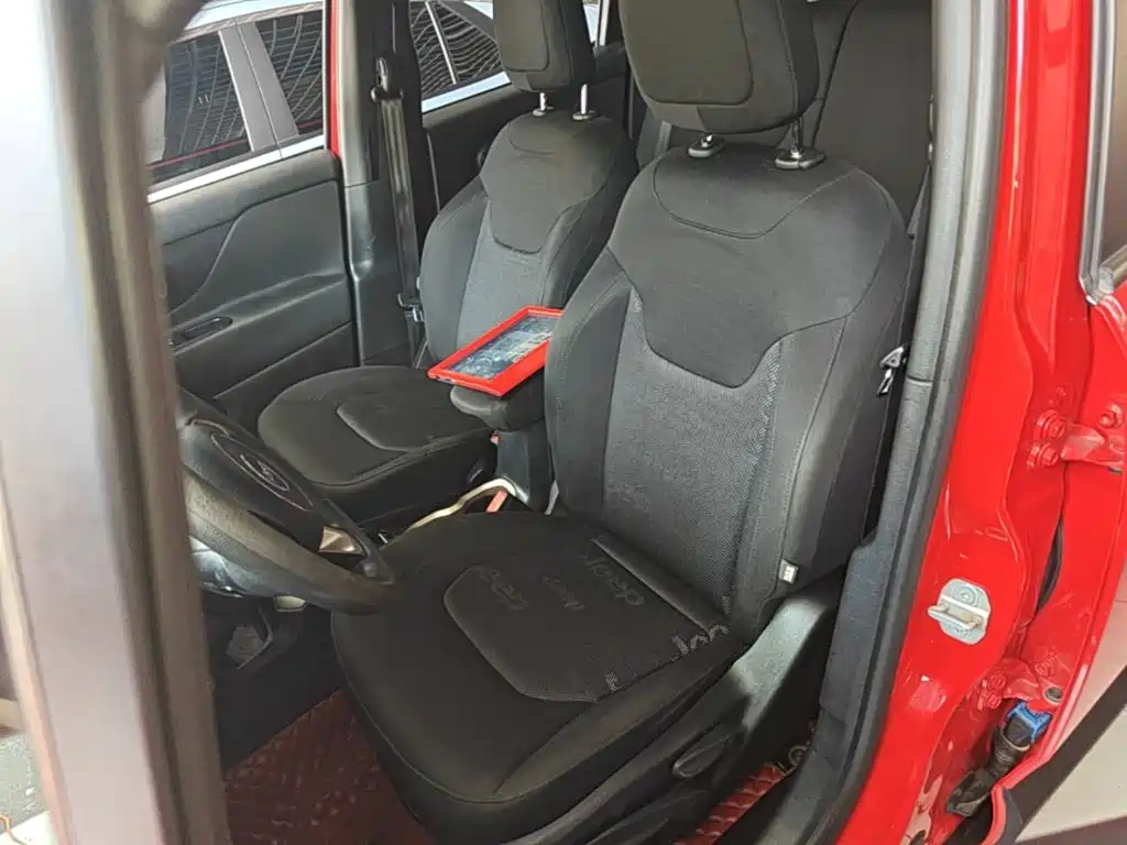 Jeep Renegade 2019 2018 Connected Large Screen Edition 180T Automatic High Energy