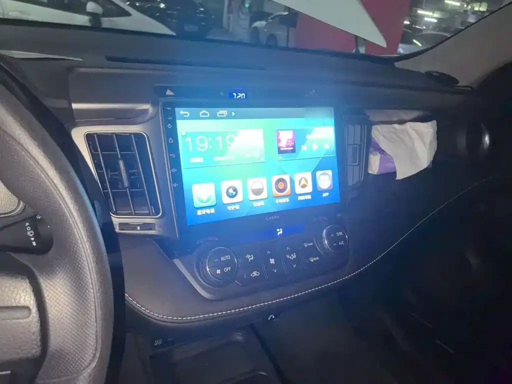Photo 6 - Toyota RAV4 Rongfang