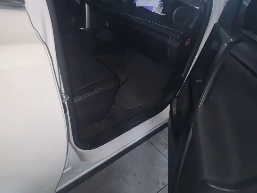 Photo 20 - Toyota RAV4 Rongfang