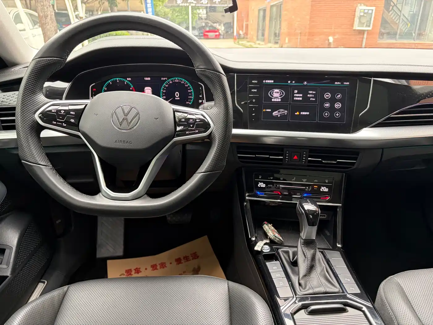 Volkswagen Passat 2022 330TSI Starlight Luxury Edition фото 13