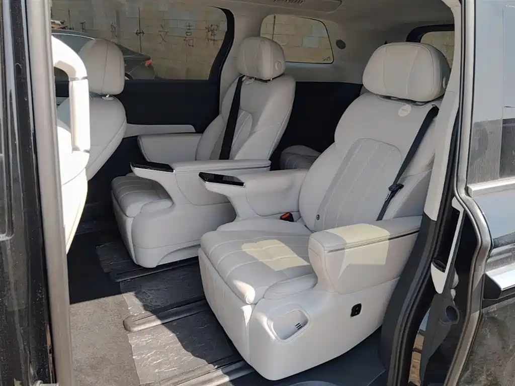 Voyah Auto Voyah Dreamer 2025 Model PHEV 4WD Premium QianKun Edition фото 17