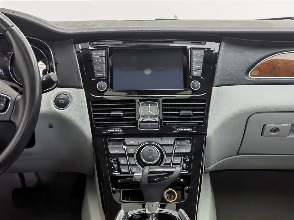 Hongqi H7 2015 3.0L Premium фото 12