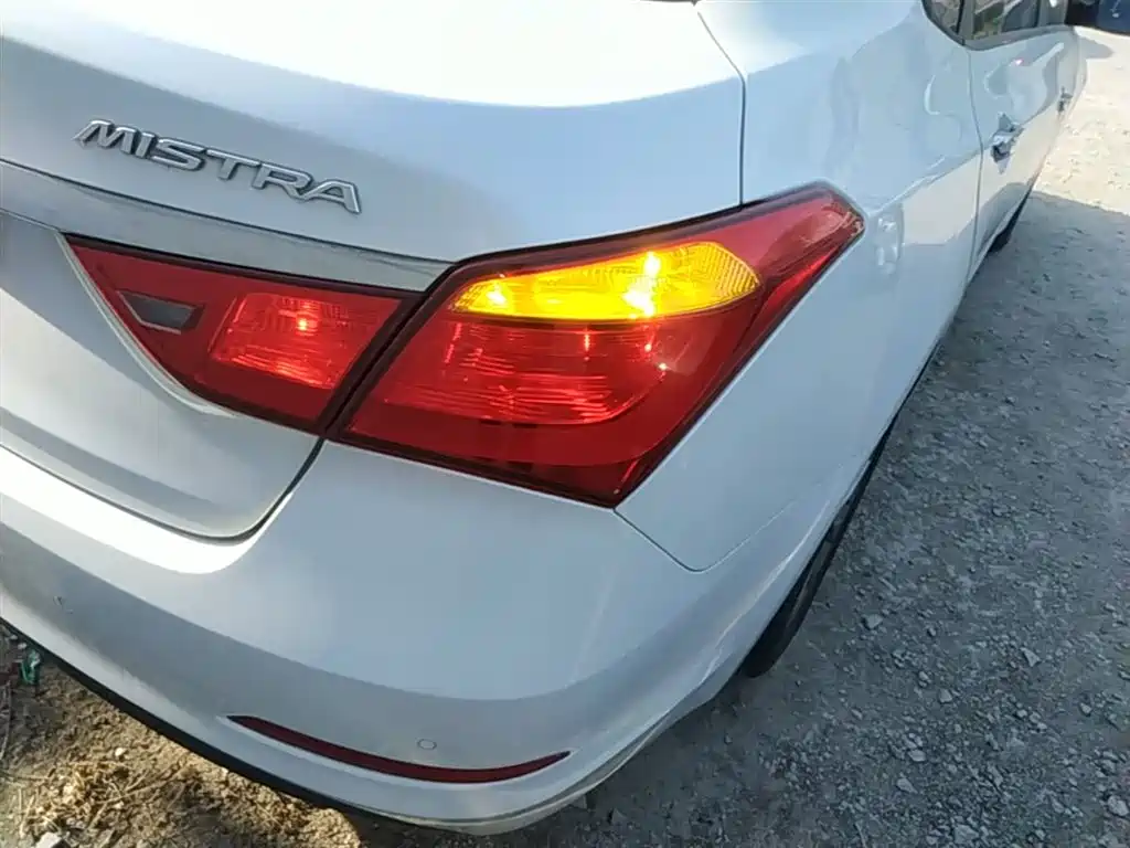 Hyundai Mistra 2014 1.8L Auto Smart GLS фото 8