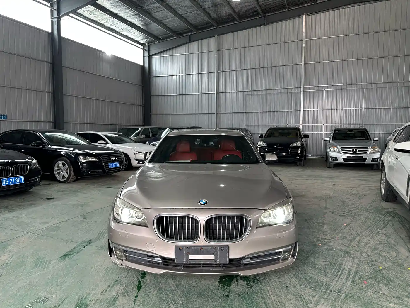 Фото 2 - BMW 7 Series
