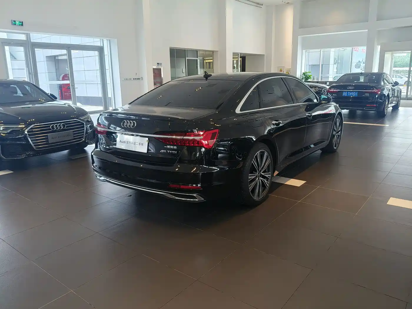 Photo 7 - Audi A6L