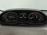 Photo 14 - Peugeot 2008