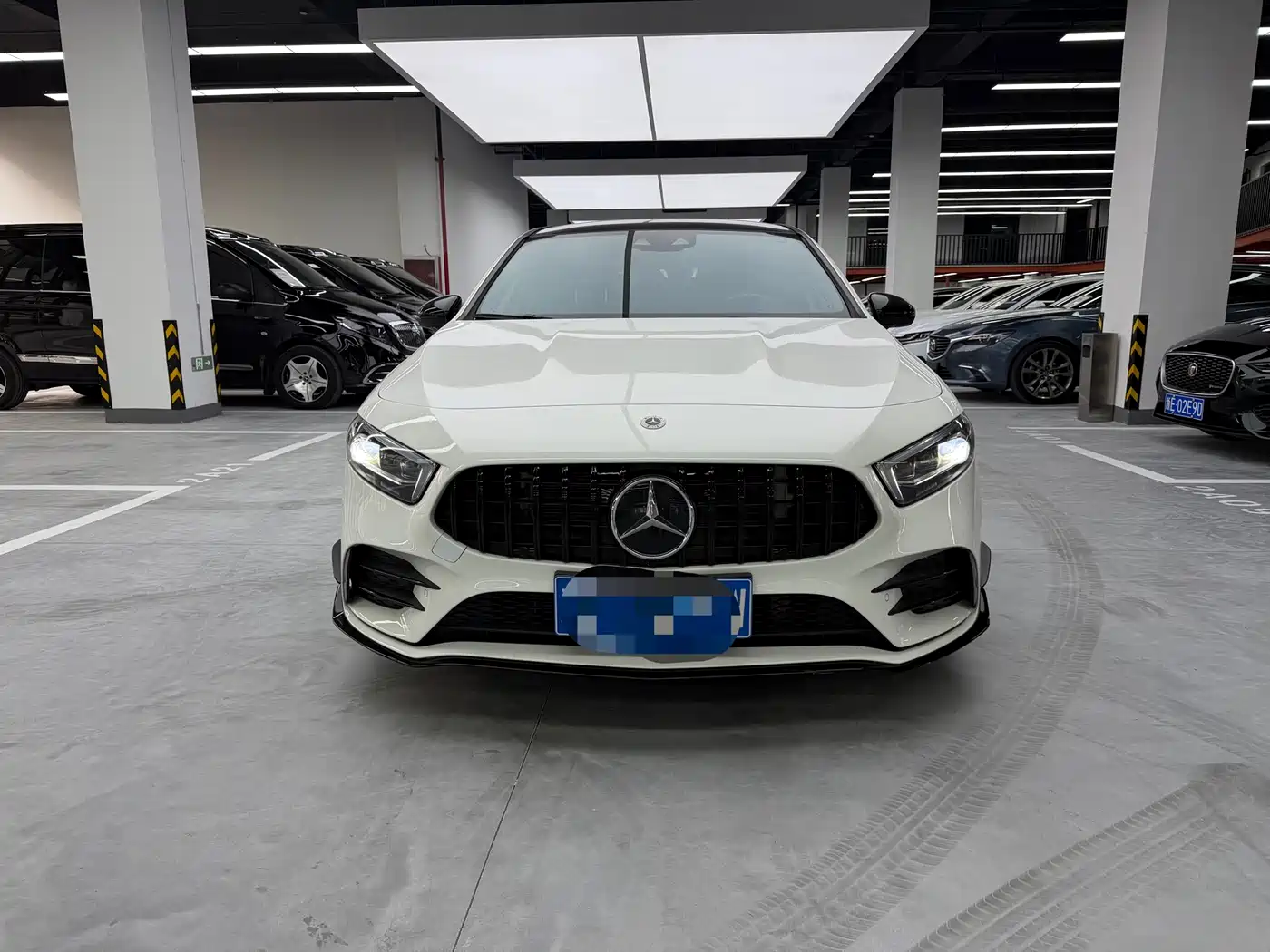 Mercedes-Benz A-Class AMG 2022 AMG A 35 L 4MATIC фото 2