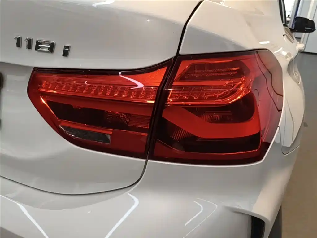BMW 1 Series 2019 118i M Sport Package фото 8