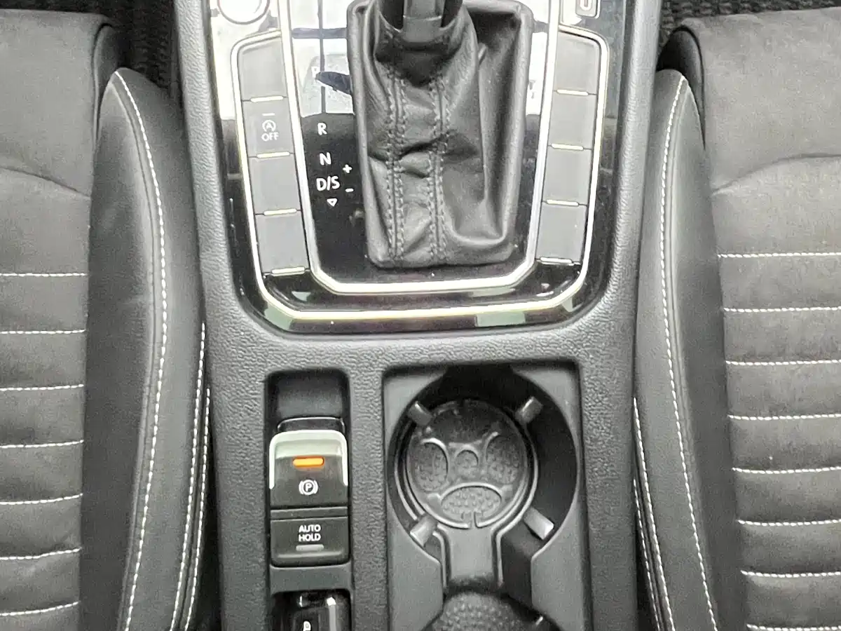 Volkswagen Magotan 2020 330TSI DSG Luxury фото 16