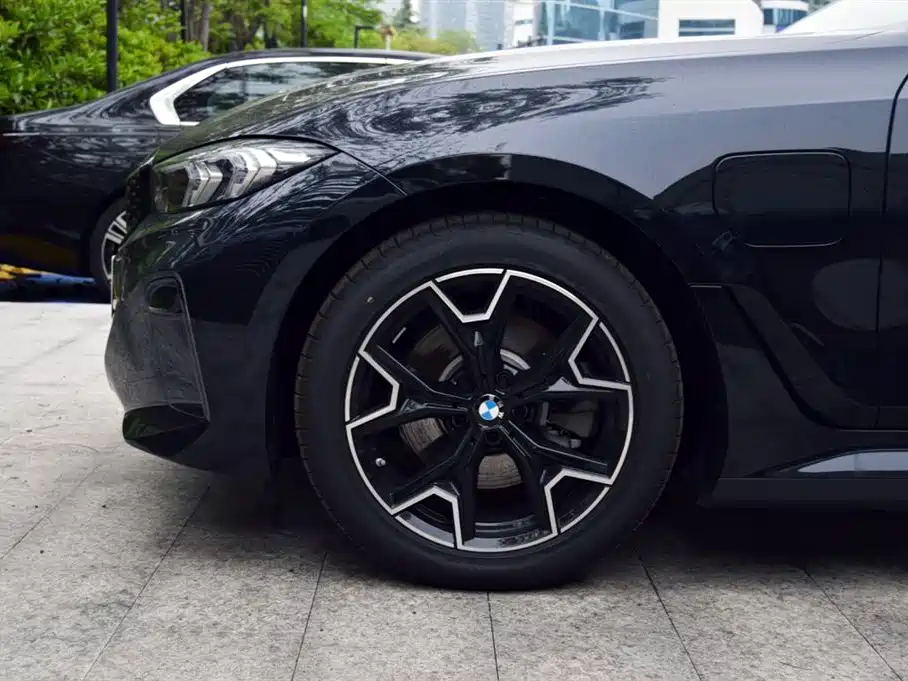 BMW i3 2025 eDrive 40 L Shadow Night Package фото 13