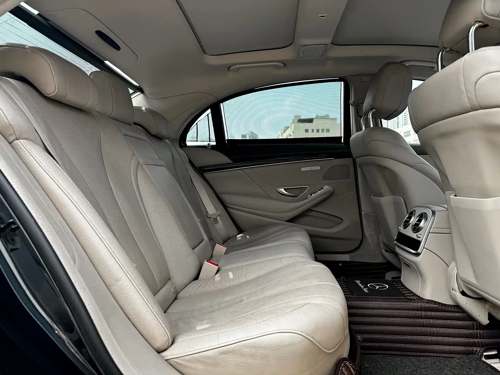 Фото 9 - Mercedes-Benz S-Class
