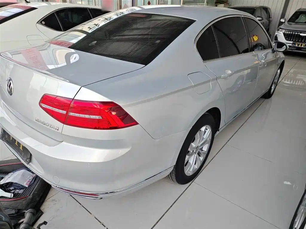 Volkswagen Magotan 2018 Facelift 330TSI DSG Luxury фото 5