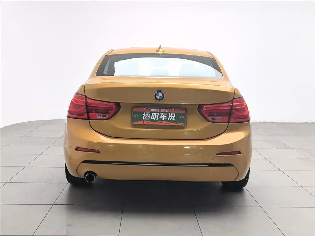 BMW 1 Series 2017 118i Sport фото 4