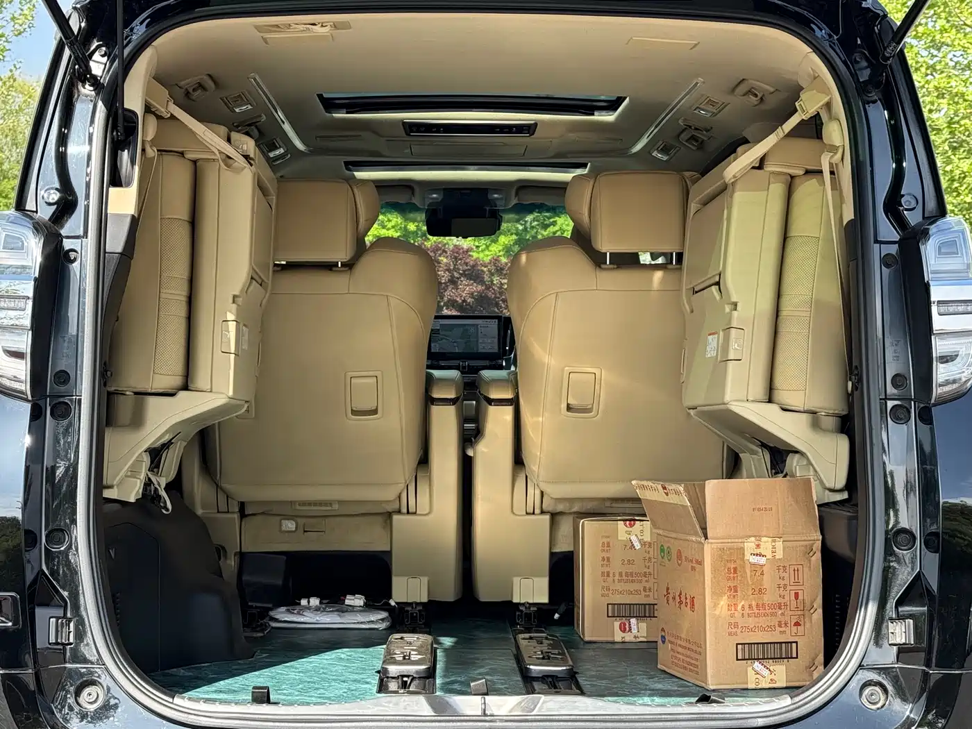 Toyota Vellfire 2020 Twin Engine 2.5L HV Premium Edition фото 15