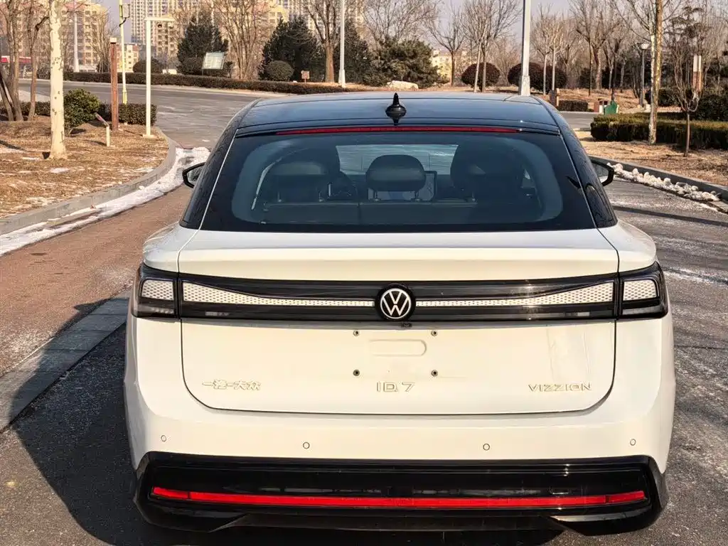 VOLKSWAGEN ID.7 VIZZION