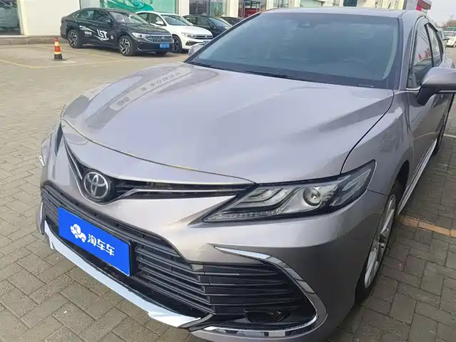 TOYOTA CAMRY