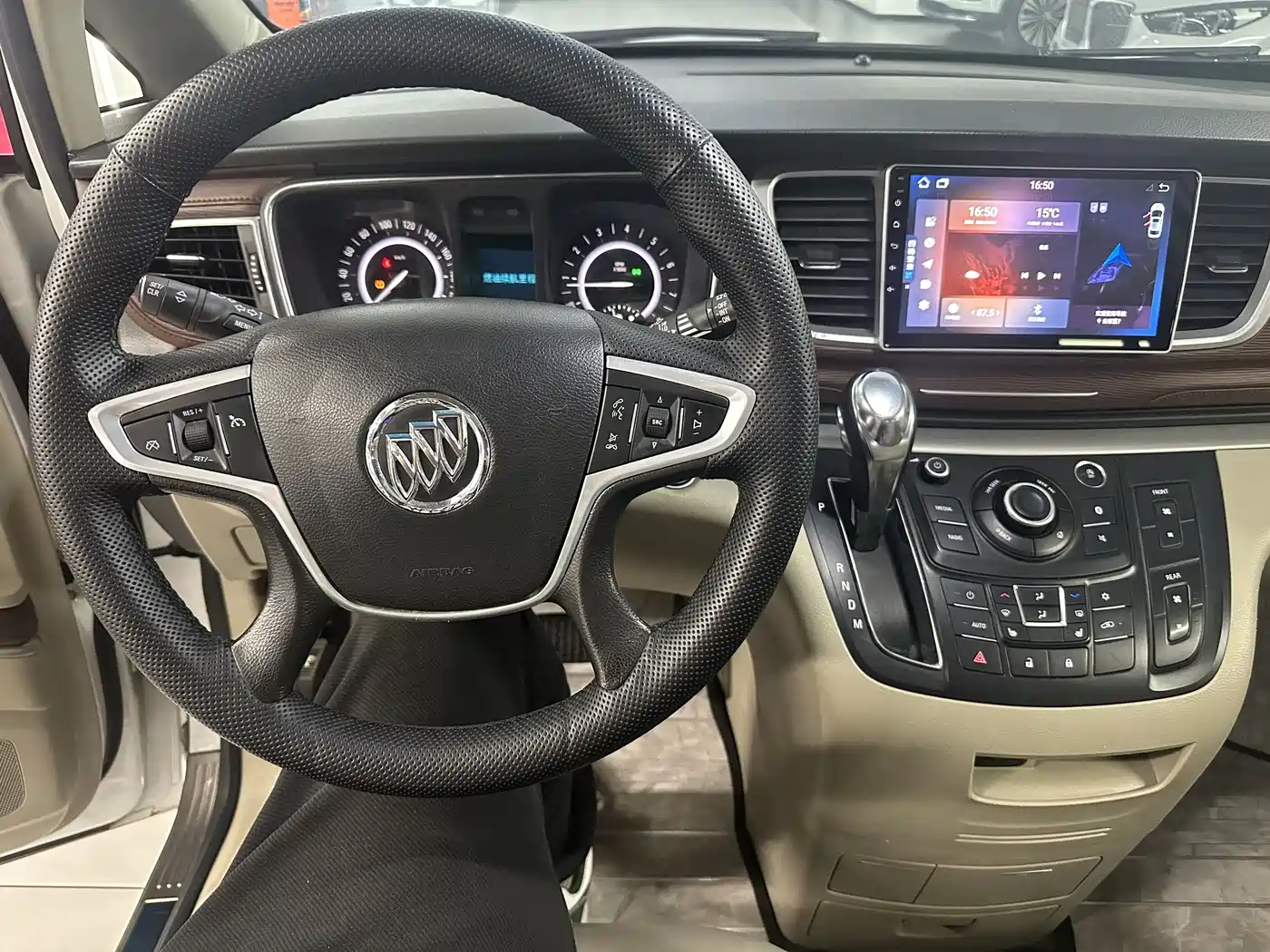 Buick GL8 2017 25S Premium Model China V фото 7