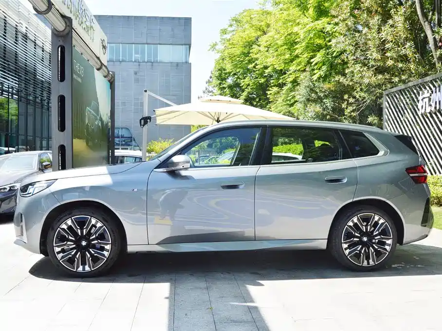 BMW X3 2025 xDrive30L Premium Model M Sport Black Package фото 4