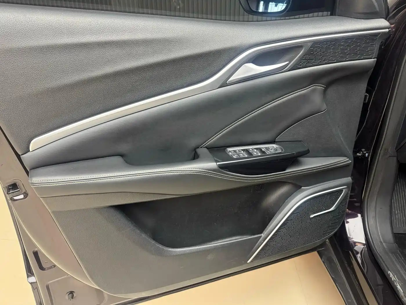 NEZHA AUTOMOBILE NEZHA U