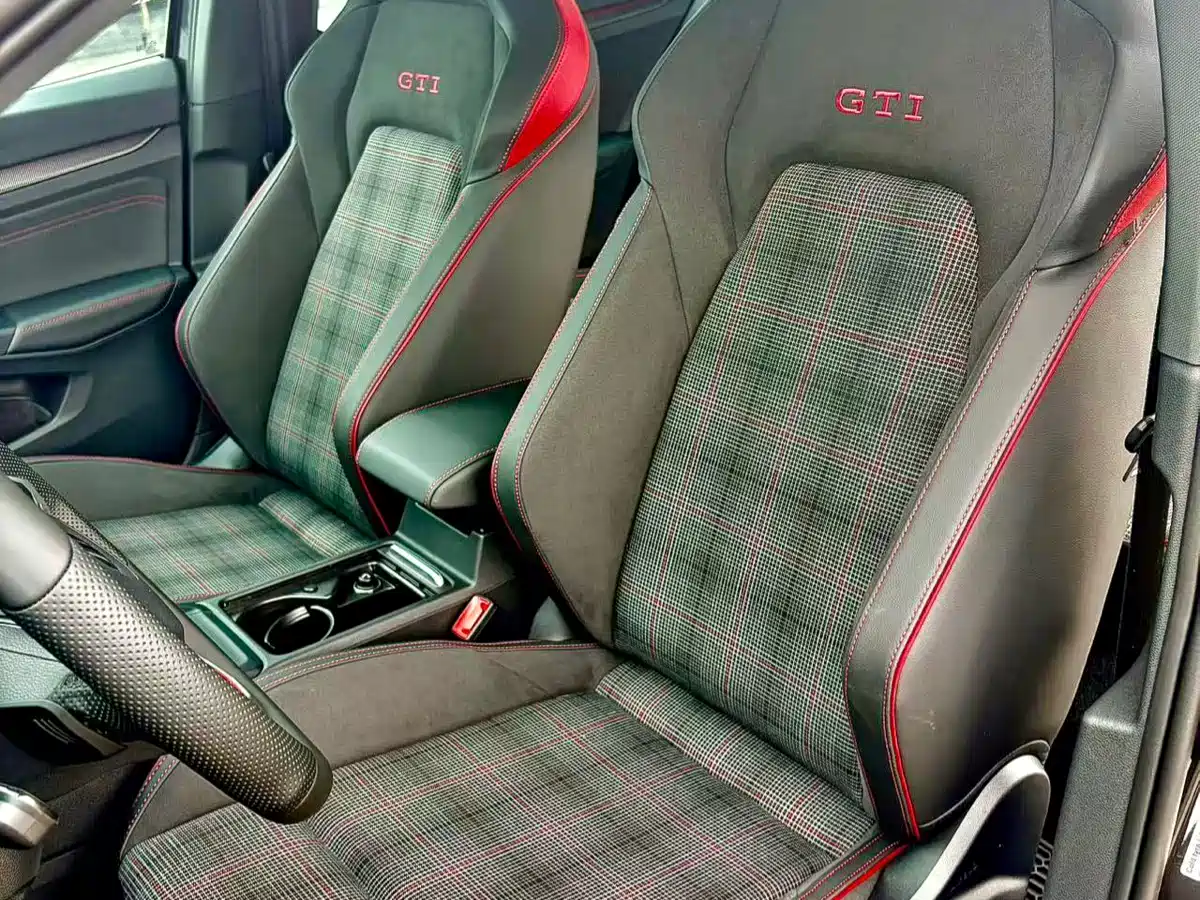 VOLKSWAGEN GOLF GTI