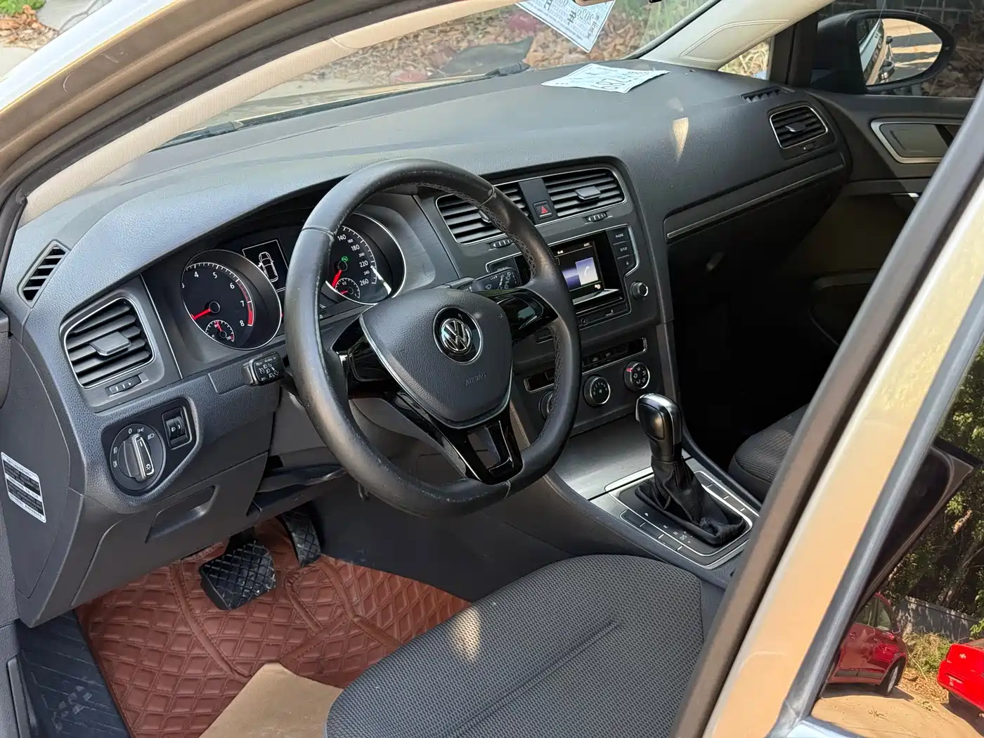 Volkswagen Golf 2016 230TSI Automatic Comfort фото 9
