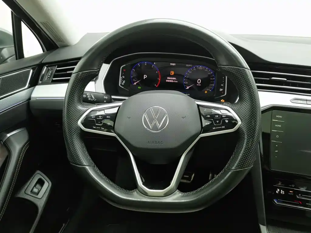 Volkswagen Magotan 2024 2023 Model 2 Million Commemorative Edition 330TSI DSG Luxury