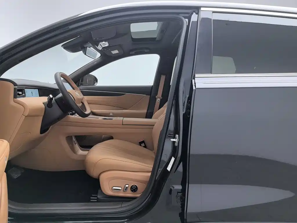 Фото 10 - Dongfeng Aeolus L8