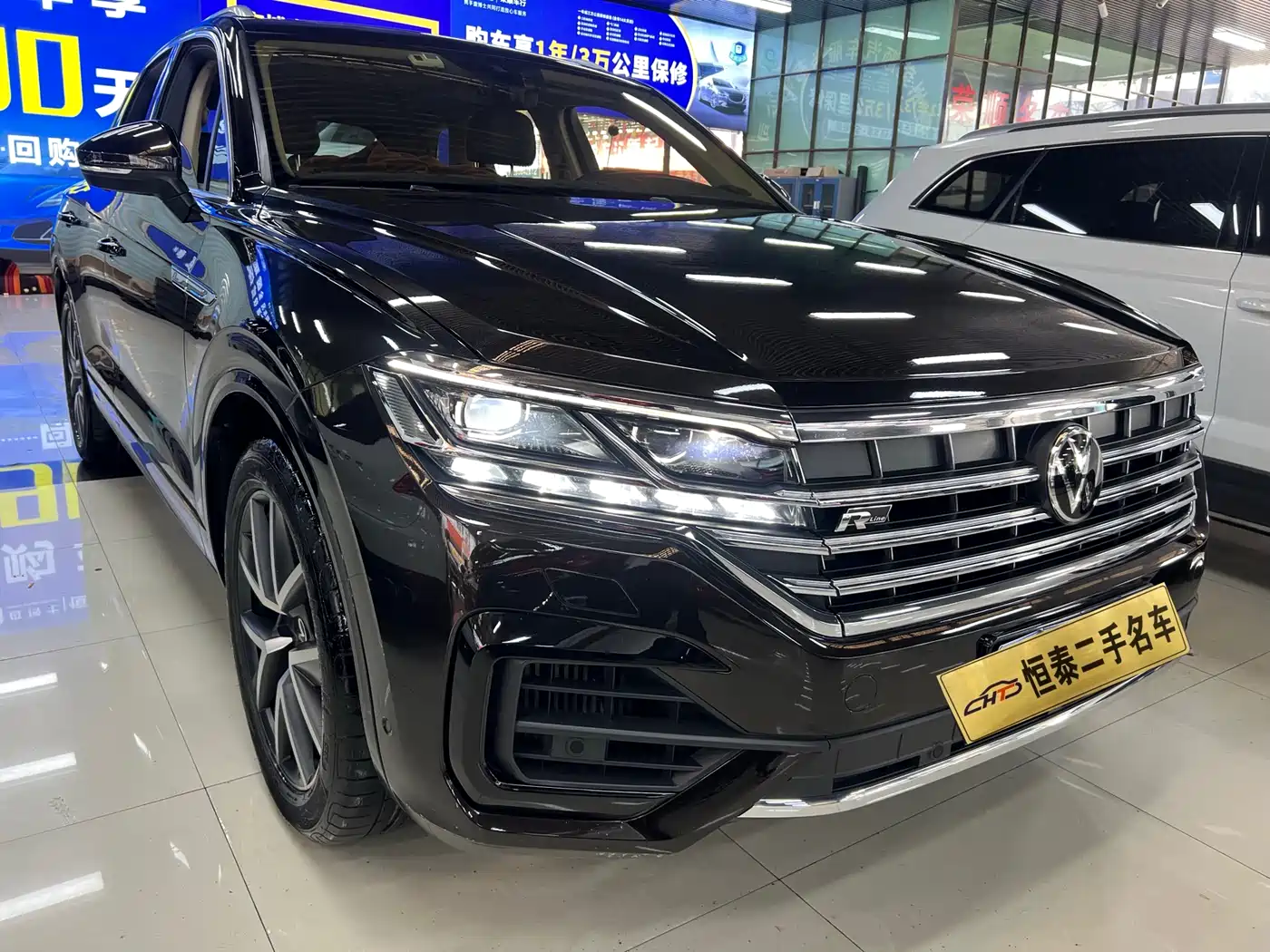 VOLKSWAGEN TOUAREG