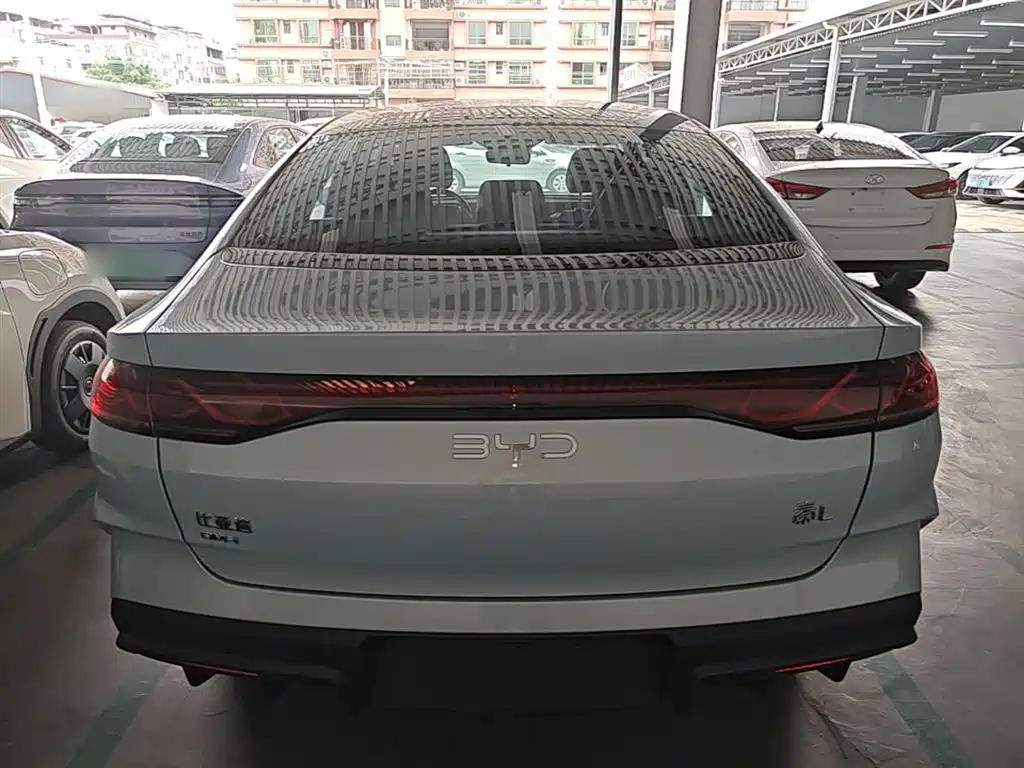 BYD Qin L 2024 DM-i 80KM Leading Edition фото 6