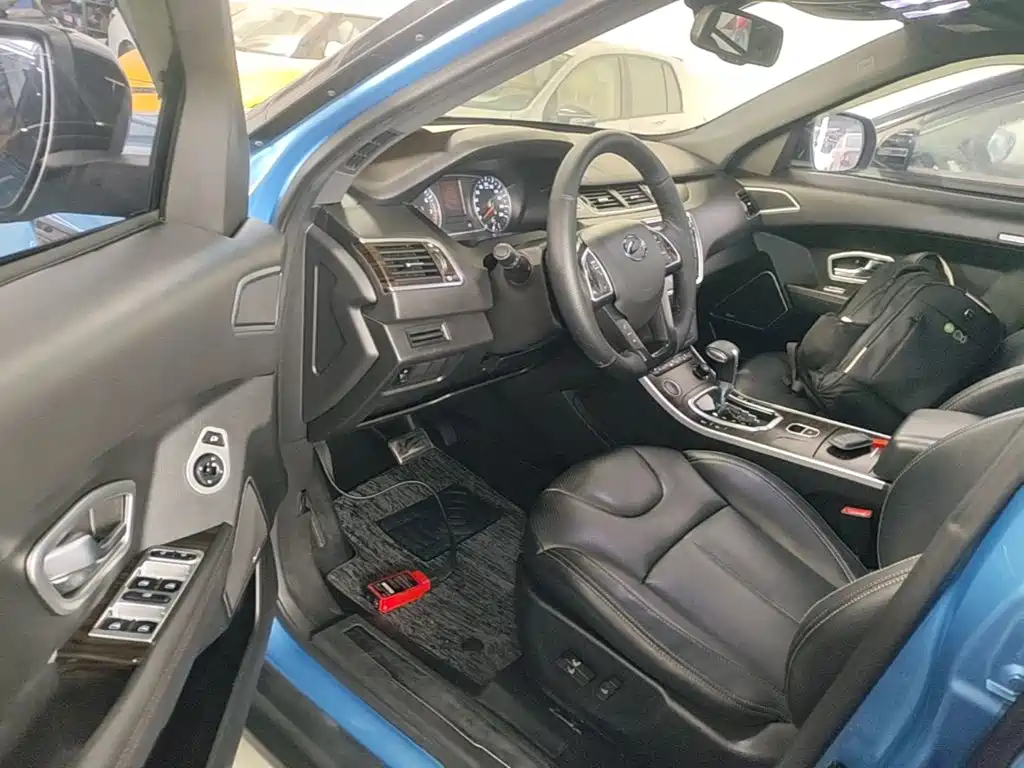 Landwind X7 2015 2015 2.0T Panorama Premium