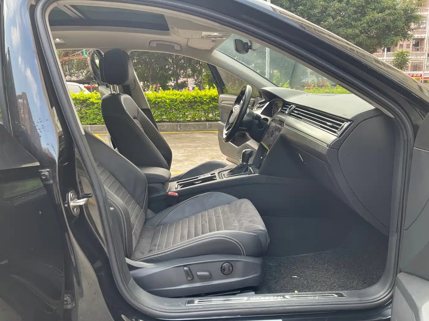 Volkswagen Magotan 2020 330TSI DSG Premium фото 12