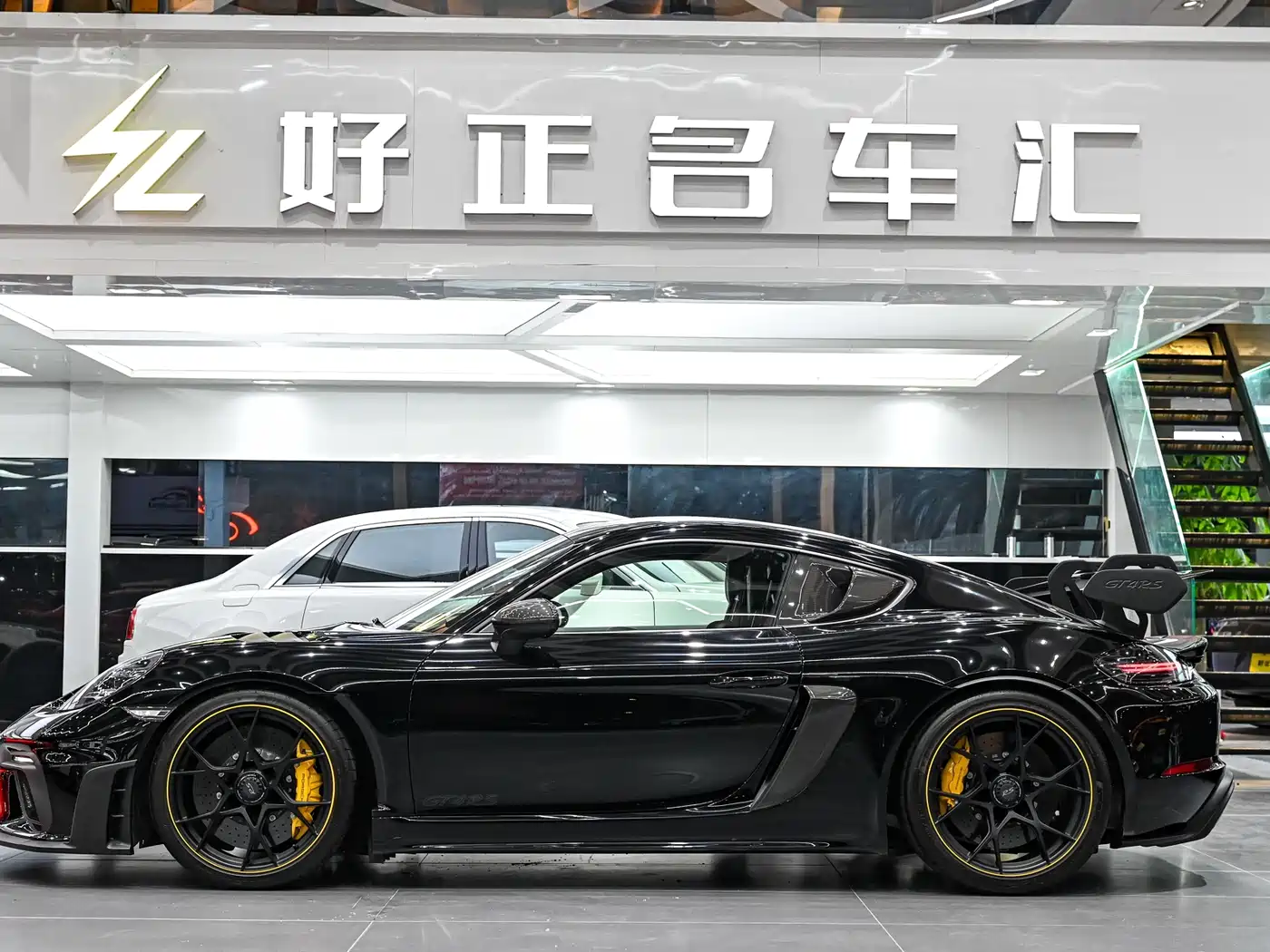PORSCHE 718