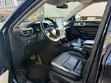 Фото 4 - Ford Explorer