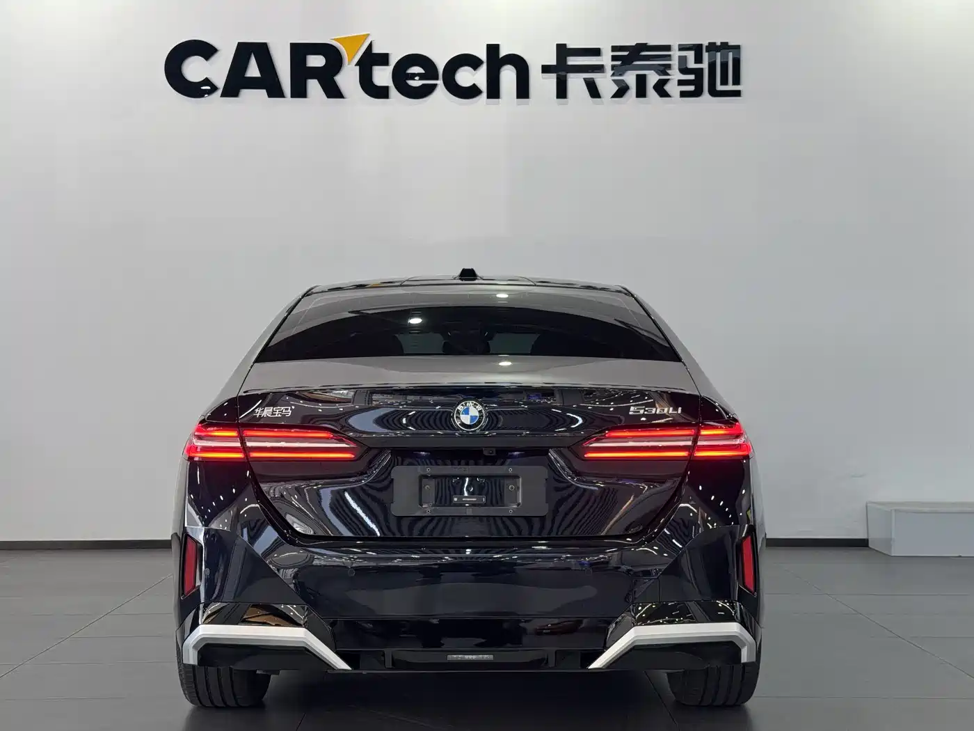 BMW 5 Series 2025 530Li Leading M Sport Package фото 24