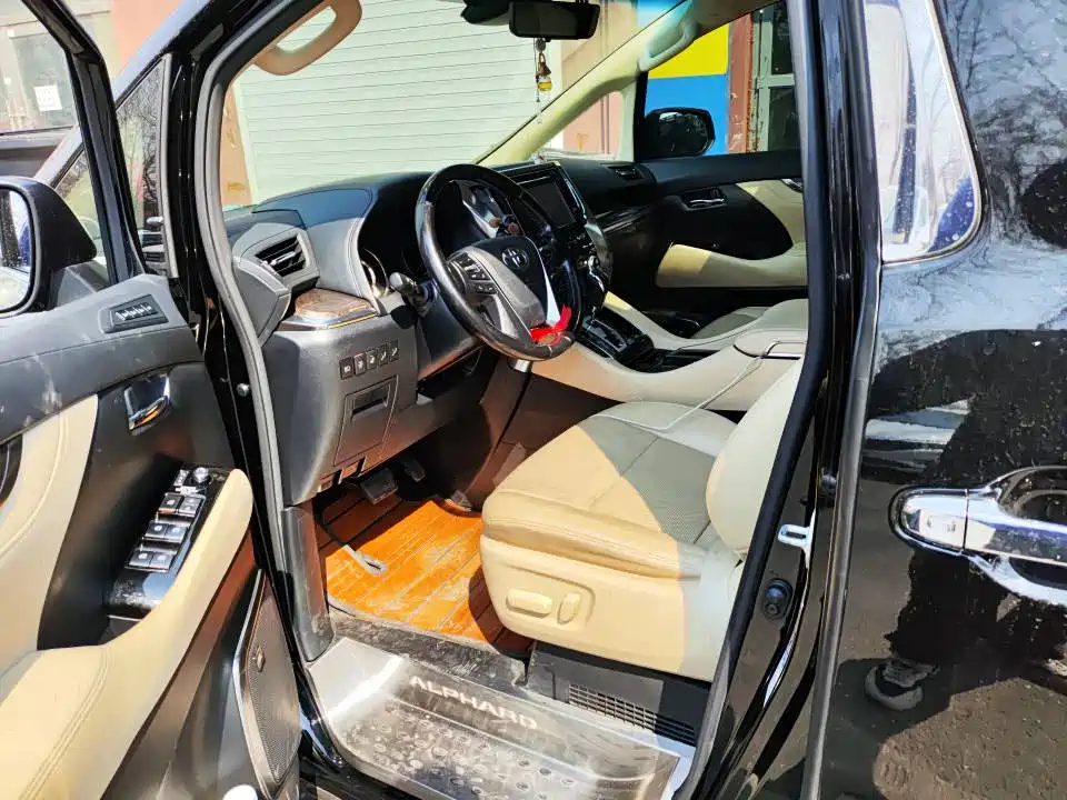 Toyota Alphard 2019 Hybrid 2.5L Premium Edition фото 2