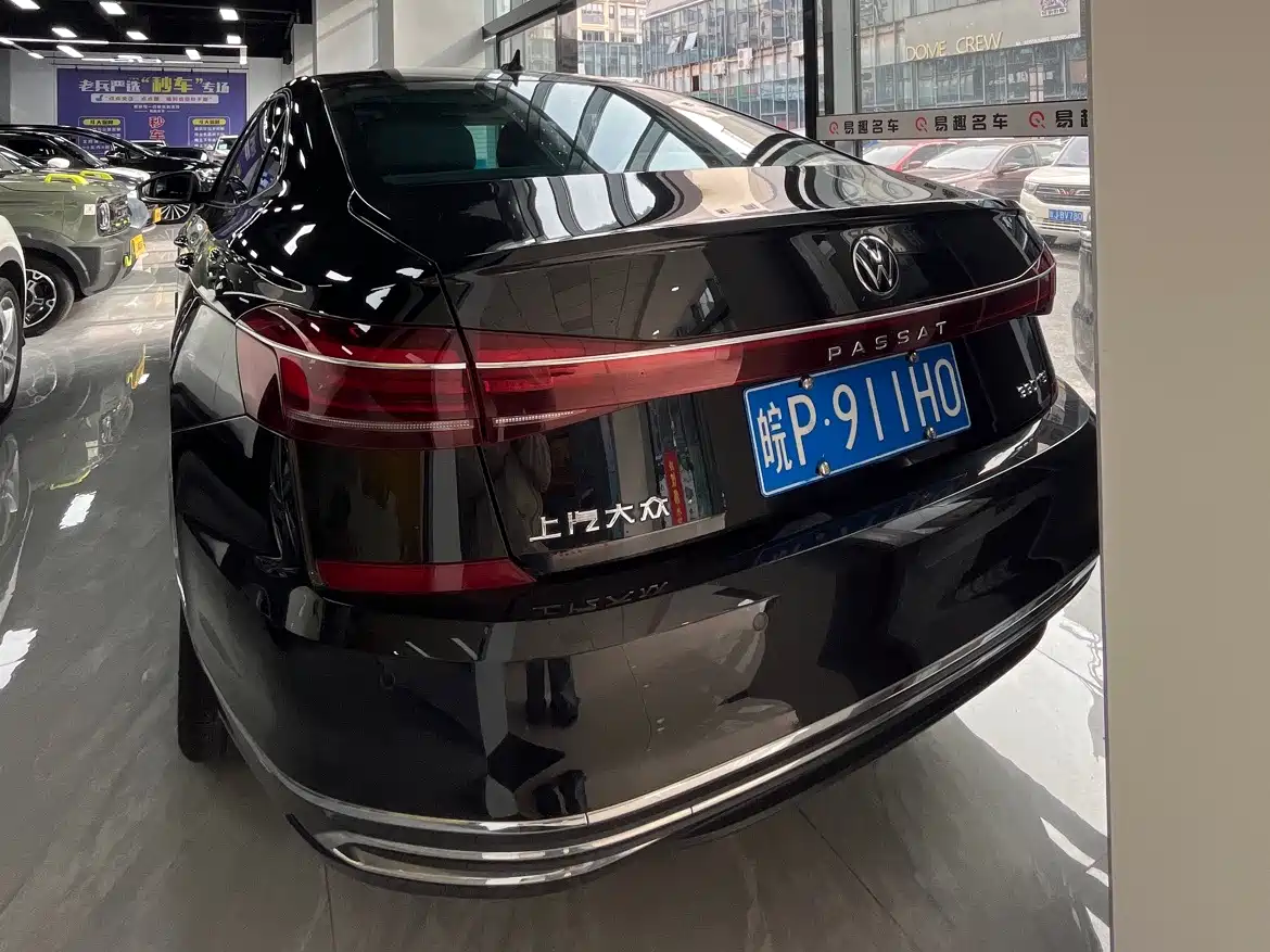 Volkswagen Passat 2022 330TSI Premium Edition фото 4