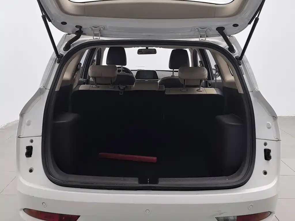 Baojun 310W 2018 2017 1.5L Manual Fashion Edition (China V)