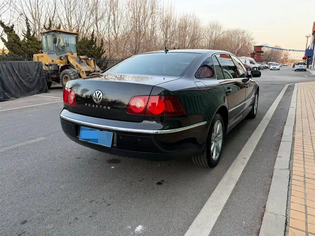 Volkswagen Phaeton 2009 Model 3.6L V6 4-seat Extended Executive фото 14