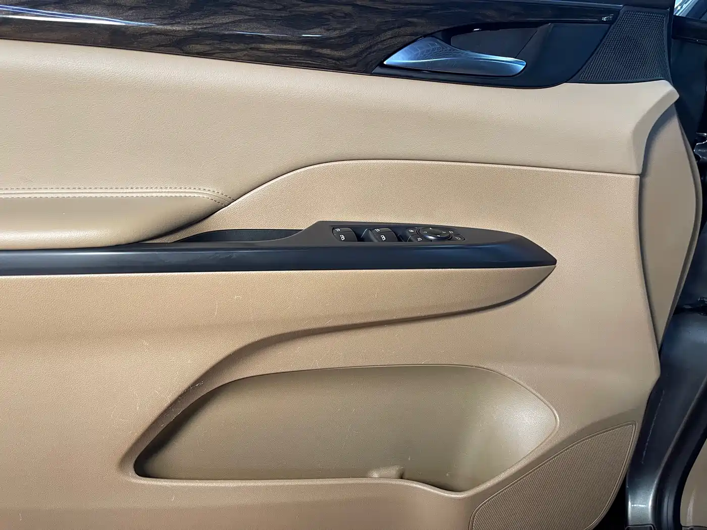 Buick GL8 2017 ES 28T Luxury China V фото 6