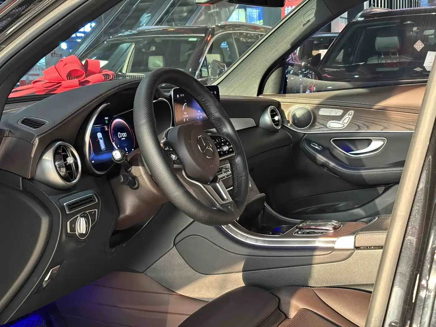 Mercedes-Benz GLC 2022 Facelift GLC 260 L 4MATIC Luxury Model фото 21