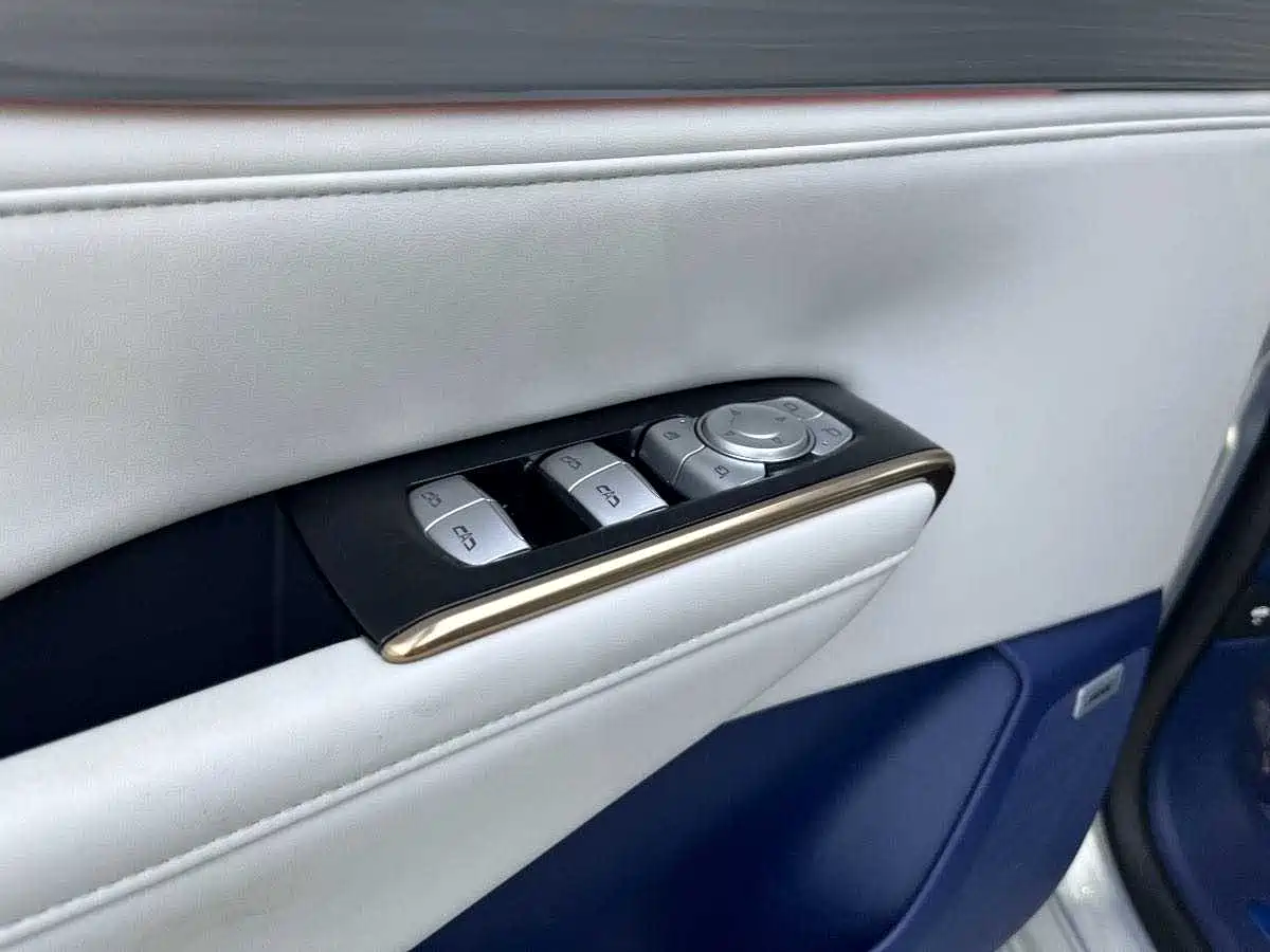 Buick GL8 New Energy 2024 Land Honor Luxury Edition 6-Seater фото 15