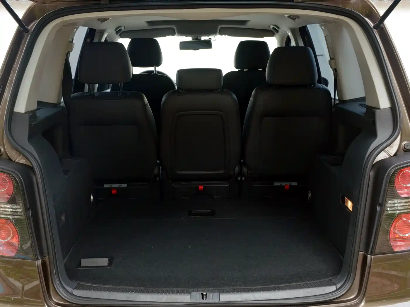 Volkswagen Touran 2013 1.4T DSG Comfort 5-seater фото 8